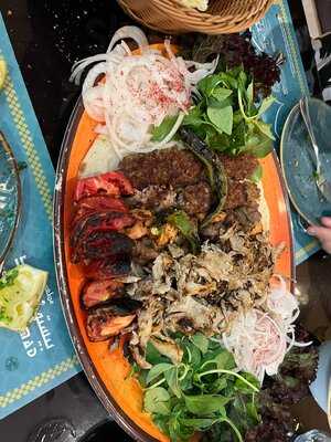 ‪bestoon Samad Restaurant‬