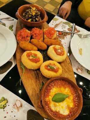 ‪pulcinella Restaurant‬