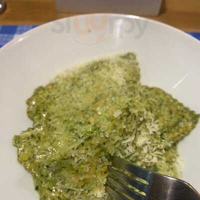 ‪crumby Breakfast & Pizza‬