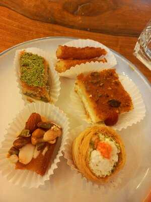 ‪sallora Restaurant & Sweets‬