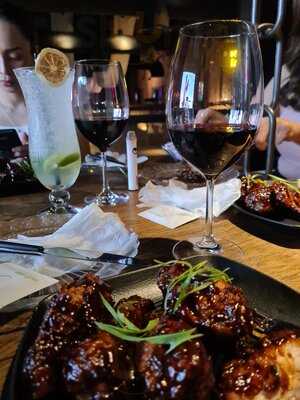 ‪ribs And Brews‬