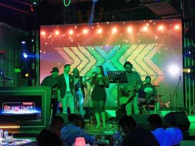 ‪headlines Cafe‬