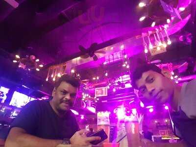 ‪headlines Cafe‬