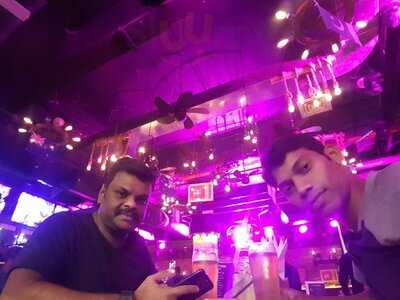 ‪headlines Cafe‬