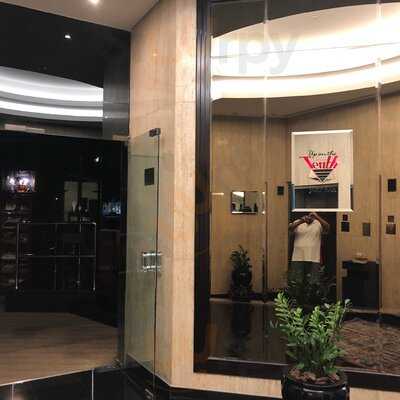 ‪up On The 10th‬