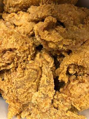 ‪chicks N' Friends‬