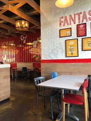 ‪chicks N' Friends‬