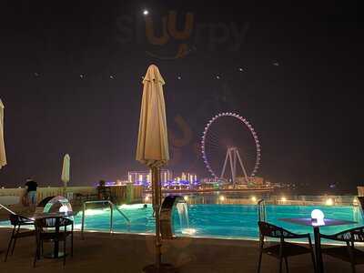 ‪infini Pool Lounge‬