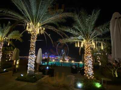 ‪infini Pool Lounge‬