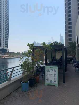 ‪friends' Avenue Cafe Jlt‬