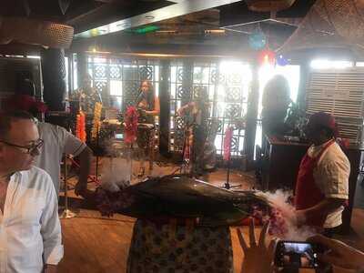 ‪trader Vics At Dubai Marina‬