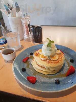 ‪amongst Few Cafe‬