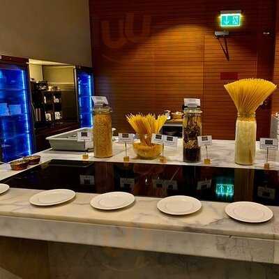 ‪kulcha King Hyaat Place Baniyas‬