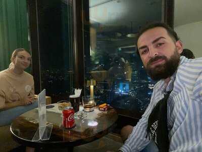 ‪windows Bar & Lounge‬