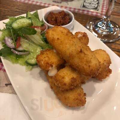 ‪st Tropez Bistro‬