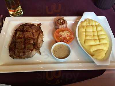 ‪st Tropez Bistro‬