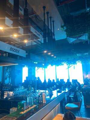 ‪joe's Backyard‬