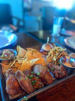 ‪joe's Backyard‬