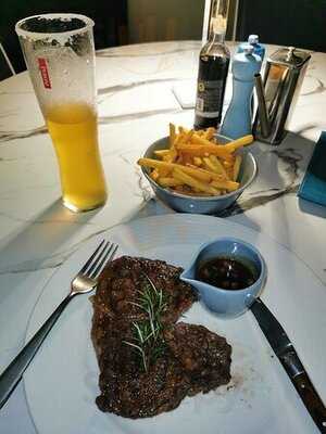 ‪il Faro - Trattoria & Lounge‬