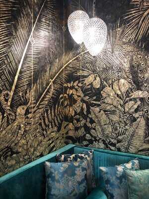 ‪the Rotisserie‬