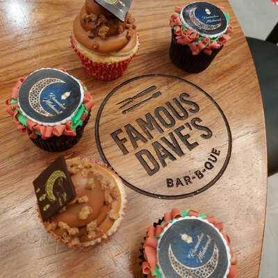 ‪famous Dave's Barbeque‬