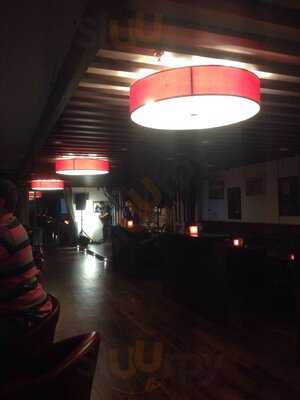 ‪range Bar & Grill‬