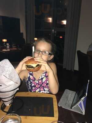 ‪range Bar & Grill‬