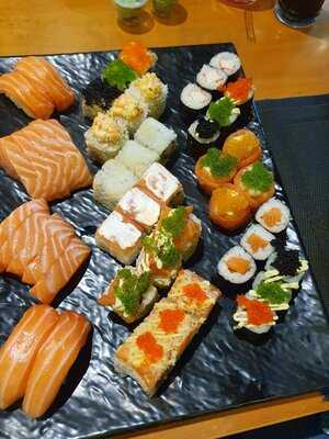 ‪itsu Modern Japanese Restaurant‬