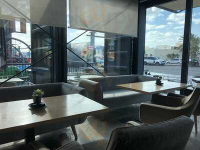 ‪gossip Cafe & Desserts‬