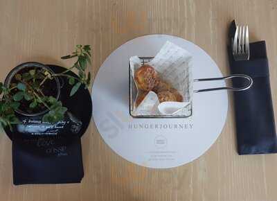 ‪gossip Cafe & Desserts‬