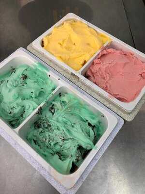 ‪the Ice Factory‬