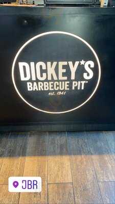 ‪dickey's Barbecue Pit‬