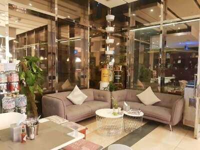 ‪wolf & Friends Lounge‬