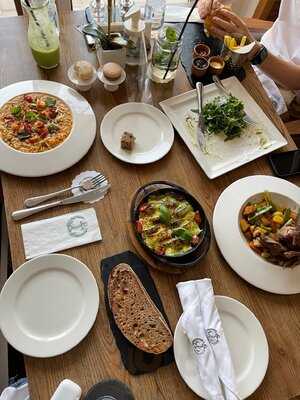 ‪the Hamptons Cafe - Arabian Ranches‬