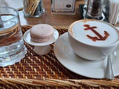 ‪the Hamptons Cafe - Arabian Ranches‬