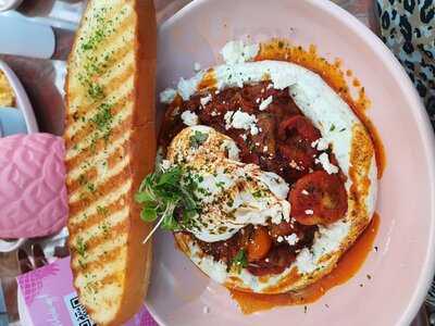 ‪love Vibe Cafe‬