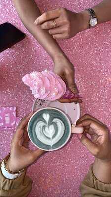 ‪love Vibe Cafe‬