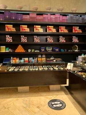 ‪vivel Patisserie‬