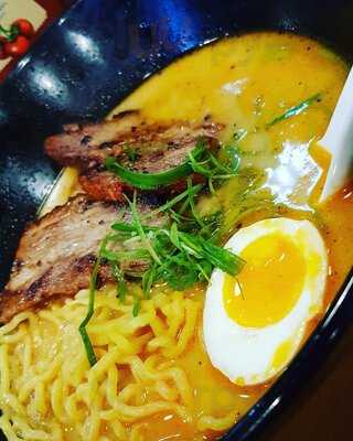 ‪maxzi The Good Food Shop‬