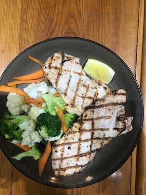 ‪maxzi The Good Food Shop‬