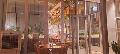 ‪jones The Grocer - Dubai Mall‬