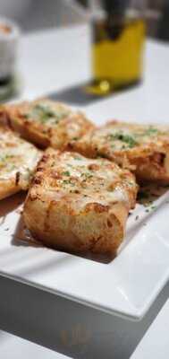 ‪nais Italian Kitchen Jlt‬