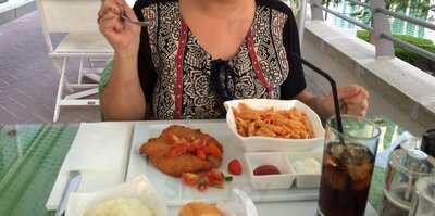 ‪nais Italian Kitchen Jlt‬