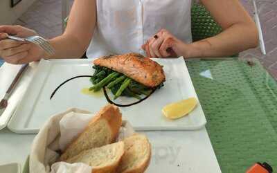 ‪nais Italian Kitchen Jlt‬