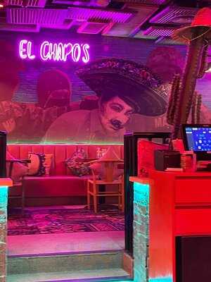 ‪el Chapos Tacos Studio One‬