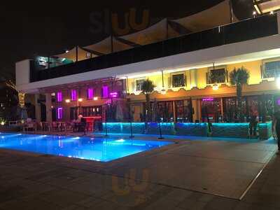 ‪el Chapos Tacos Studio One‬