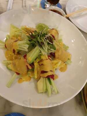 ‪sumo Sushi & Bento‬