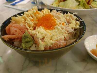 ‪sumo Sushi & Bento‬