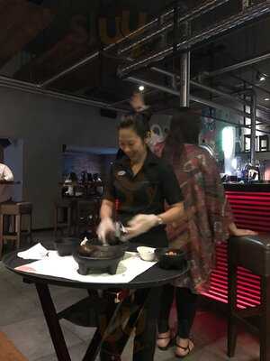 ‪loca Restaurant & Bar‬