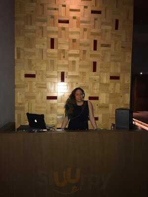 ‪loca Restaurant & Bar‬